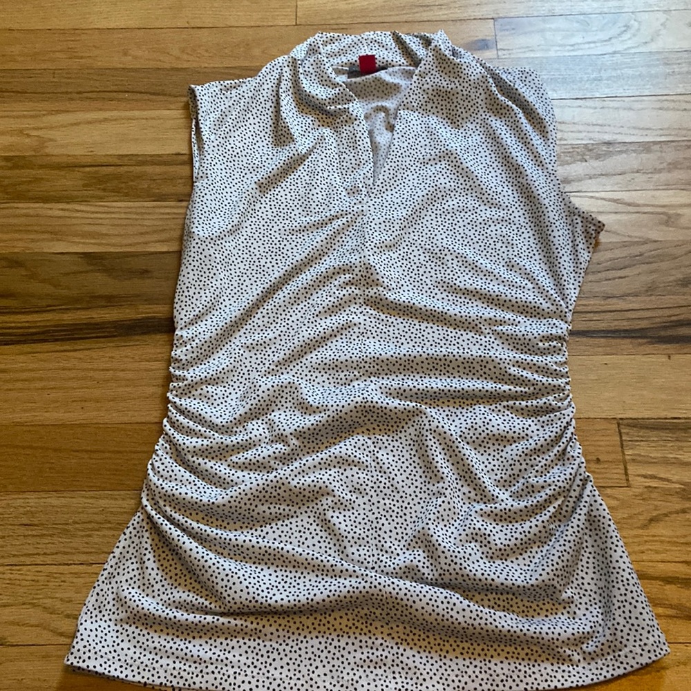 Vince Camuto medium polka dot shirt